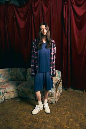 メゾン ミハラヤスヒロ×GDC、“赤い8芒星”刺繍のスニーカー＆熊と鷹のサテンブルゾン｜写真25