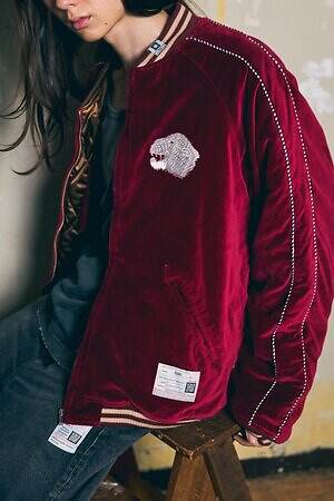 メゾン ミハラヤスヒロ×GDC、“赤い8芒星”刺繍のスニーカー＆熊と鷹のサテンブルゾン｜写真27