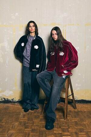 メゾン ミハラヤスヒロ×GDC、“赤い8芒星”刺繍のスニーカー＆熊と鷹のサテンブルゾン｜写真35