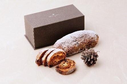 JWマリオット・ホテル奈良25年クリスマスケーキ、羽モチーフの苺ショート＆”鹿の角チョコ”乗せケーキ｜写真9