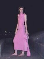 スナイデル“上質素材”のウェア、スカーフ付きミドルコート＆ふわふわオフショルニット｜写真7