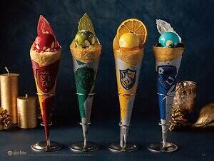 「ハリー・ポッター」4寮モチーフのクレープがニュウマン横浜で、“抹茶香る”スリザリンなど｜写真5