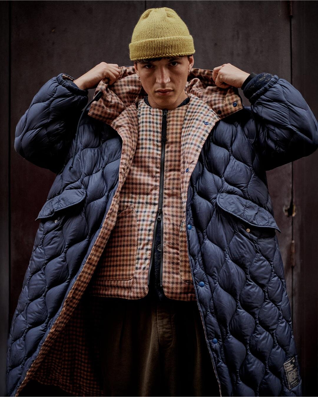 リバーシブル ダウンモッズコート 39,600円、リバーシブル ダウンベスト 19,800円