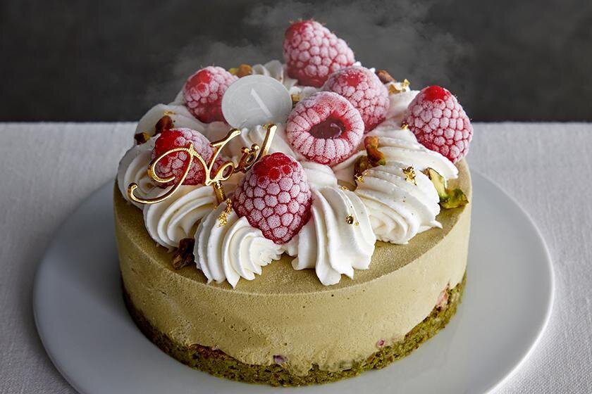 パティスリィ アサコ イワヤナギ アイスクリームケーキ フランボワーズとピスタチオのケーキ 8,640円(直径12cm)