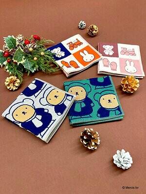 ミッフィーのクリスマスハンカチ、コートに身を包む“ボリスとバーバラ”｜写真2