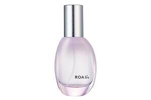 ロアリブ“スノードーム”着想25年クリスマス香水、果実と花々の幻想的なグリーンフローラルノート