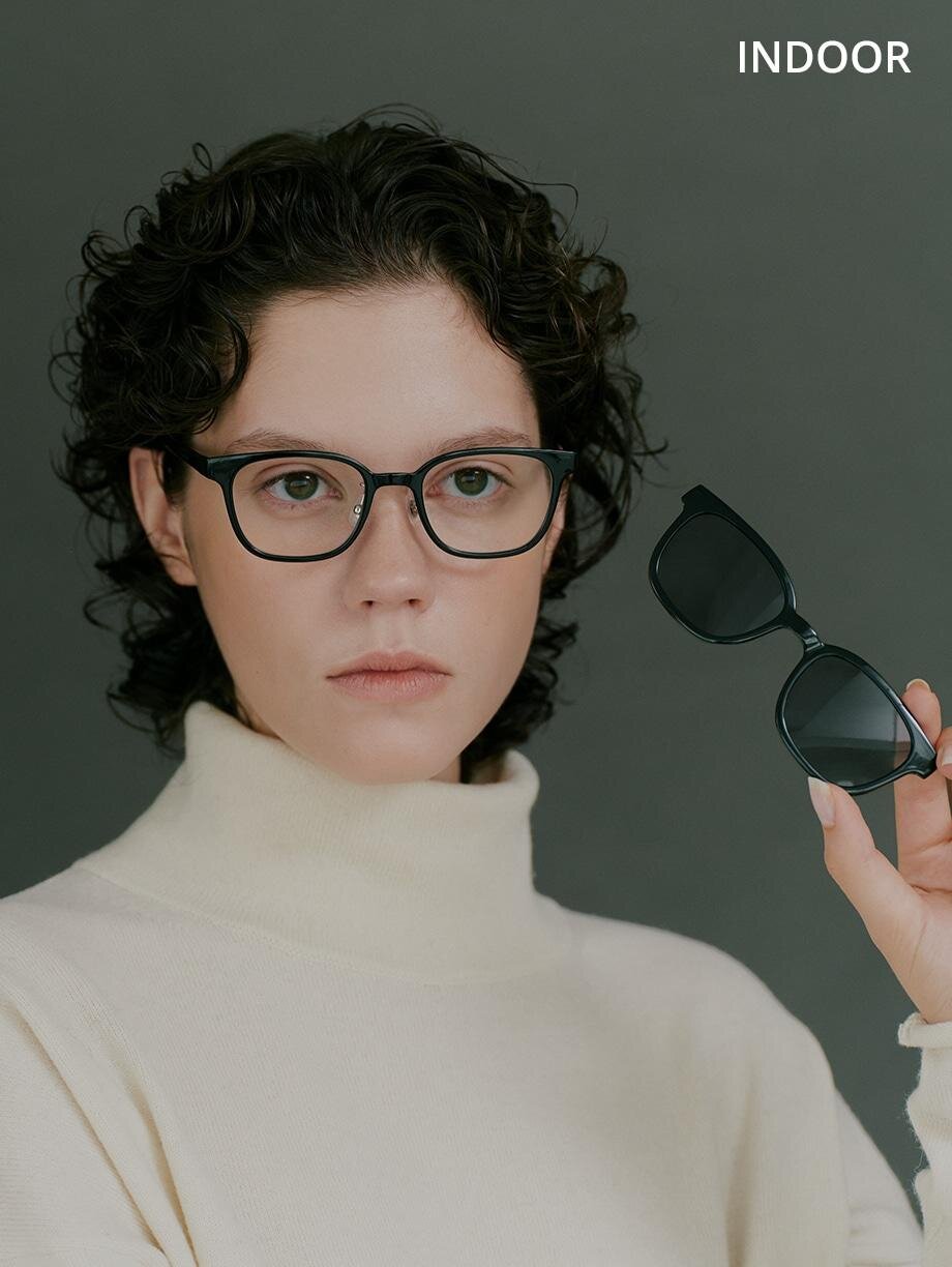 Zoff×マルゥ ユナイテッドアローズ、細めメタルフレームのメガネ＆淡いカラーサングラス｜写真7