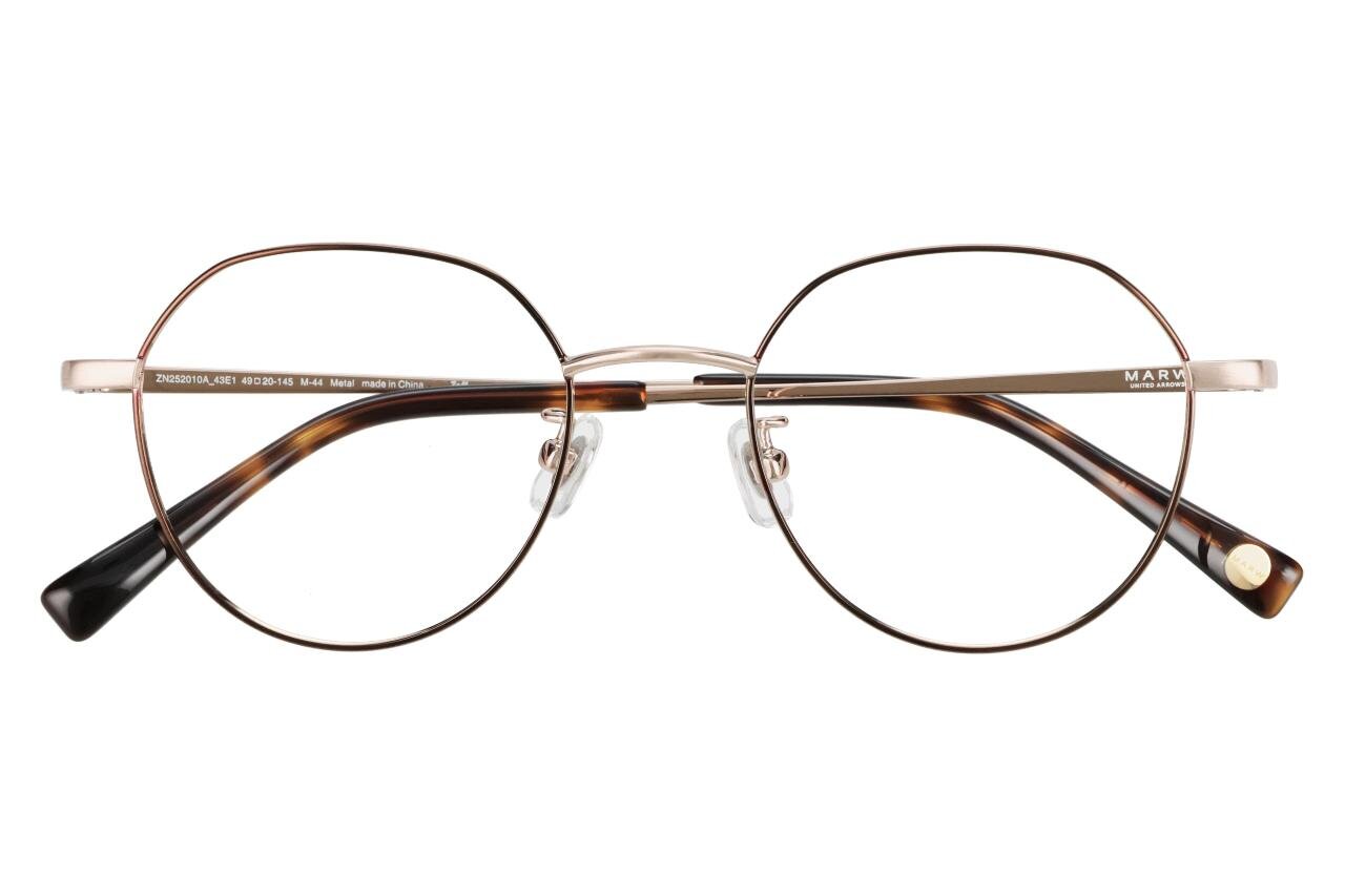 Zoff×マルゥ ユナイテッドアローズ、細めメタルフレームのメガネ＆淡いカラーサングラス｜写真15