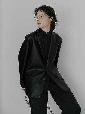 Zoff×マルゥ ユナイテッドアローズ、細めメタルフレームのメガネ＆淡いカラーサングラス｜写真6