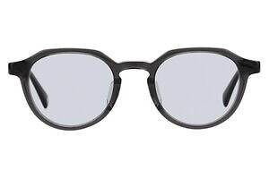 Zoff×マルゥ ユナイテッドアローズ、細めメタルフレームのメガネ＆淡いカラーサングラス｜写真13