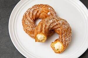 ビアードパパの25年クリスマス、“アーモンド香る”リング型シュークリーム「パリブレスト」