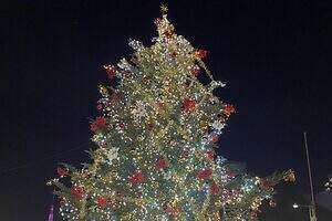 「名古屋クリスマスマーケット2025」出来立てスイーツ＆ドイツ本場料理、久屋大通公園で