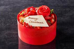 プルマン東京田町25年クリスマスケーキ、”深紅のバラ”咲くケーキ＆松ぼっくりのチョコケーキ
