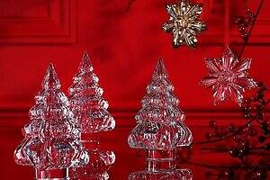 バカラの25年クリスマス、“クリスタル輝く”オーナメント＆新年を祝う“馬型”オブジェ