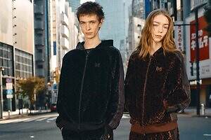 ニードルズ“レオパード柄”ベロアのジップフーディーやトラックパンツ、ダークトーンで