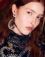 エトロの25年クリスマス、ビーズ＆フリンジ揺れるバッグやペイズリー柄ベルベットドレス｜写真21