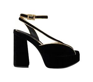 エトロの25年クリスマス、ビーズ＆フリンジ揺れるバッグやペイズリー柄ベルベットドレス｜写真2