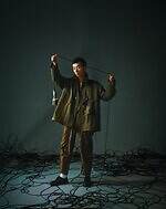 ドクターマーチン“グレーステッチ”8ホールブーツ＆3ホールシューズ、黒のアッパーとソールで｜写真10