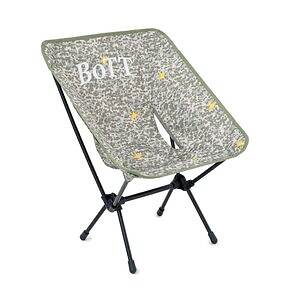 ボット×ヘリノックスのアウトドアチェア、オリジナルカモ柄にリフレクターロゴ入り｜写真4