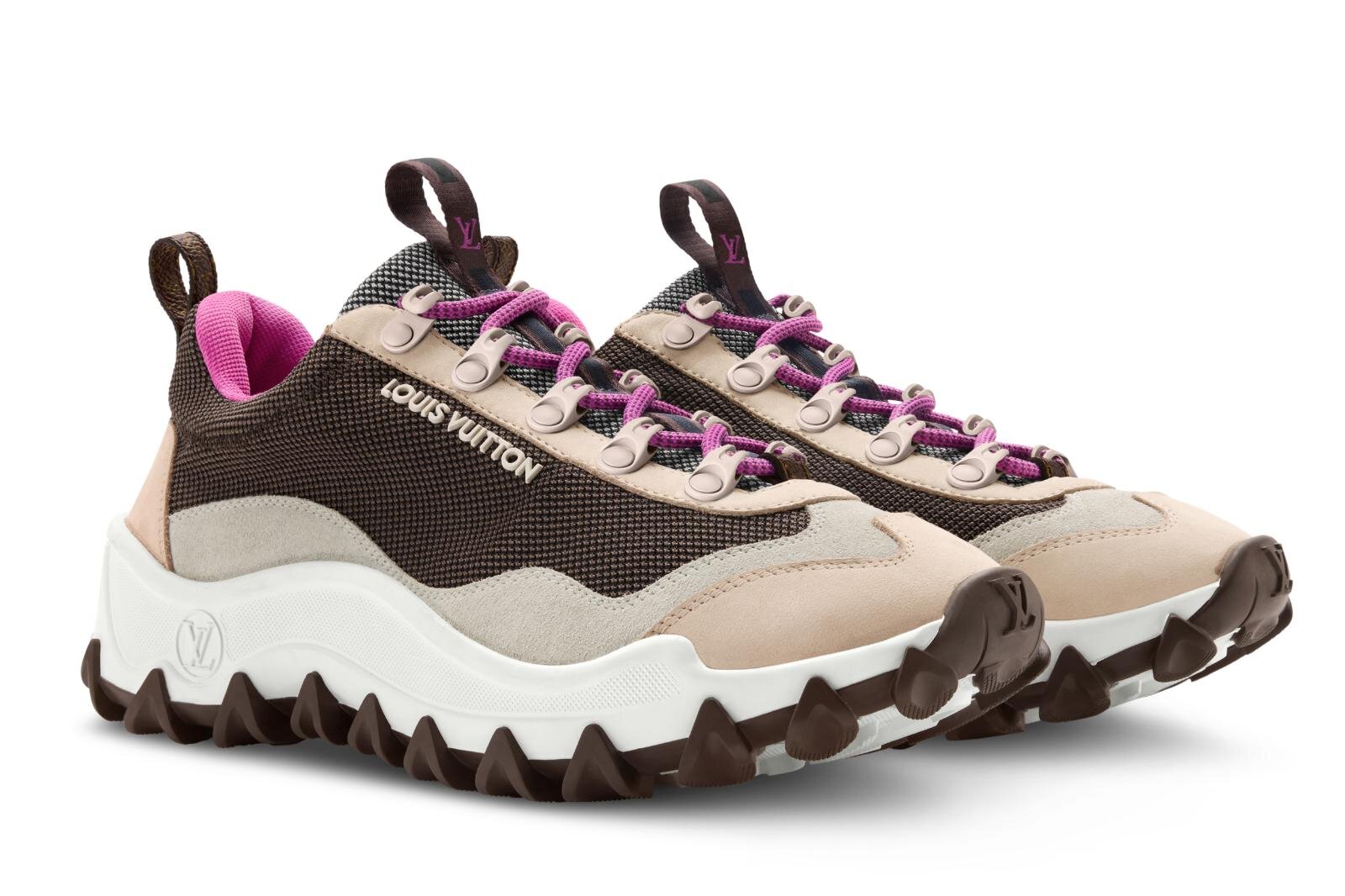 ルイ・ヴィトンのウィメンズスニーカー、異素材アッパーに大胆な波形ソール