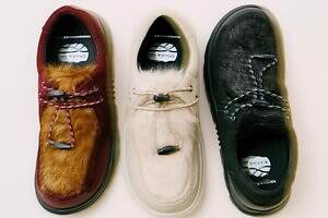 シャカの”ふわふわファー”映えるモックシューズ、リフレクター仕上げのドローコード付き