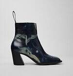 カンペールのブーツ、白昼夢のような不規則プリント＆“建築様式”着想の彫刻的ソール｜写真10