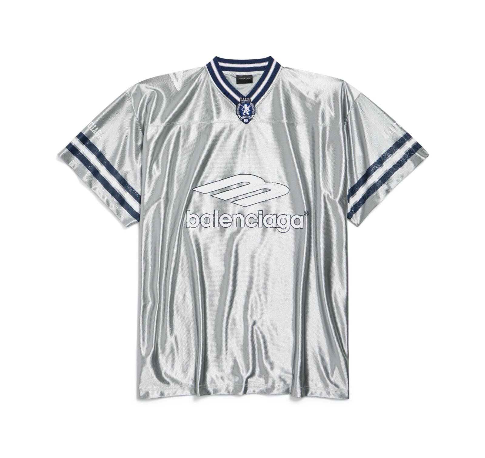 バレンシアガ“アメフト着想”ウェア、ユニフォームロゴ入りTシャツ＆ジャケット｜写真8