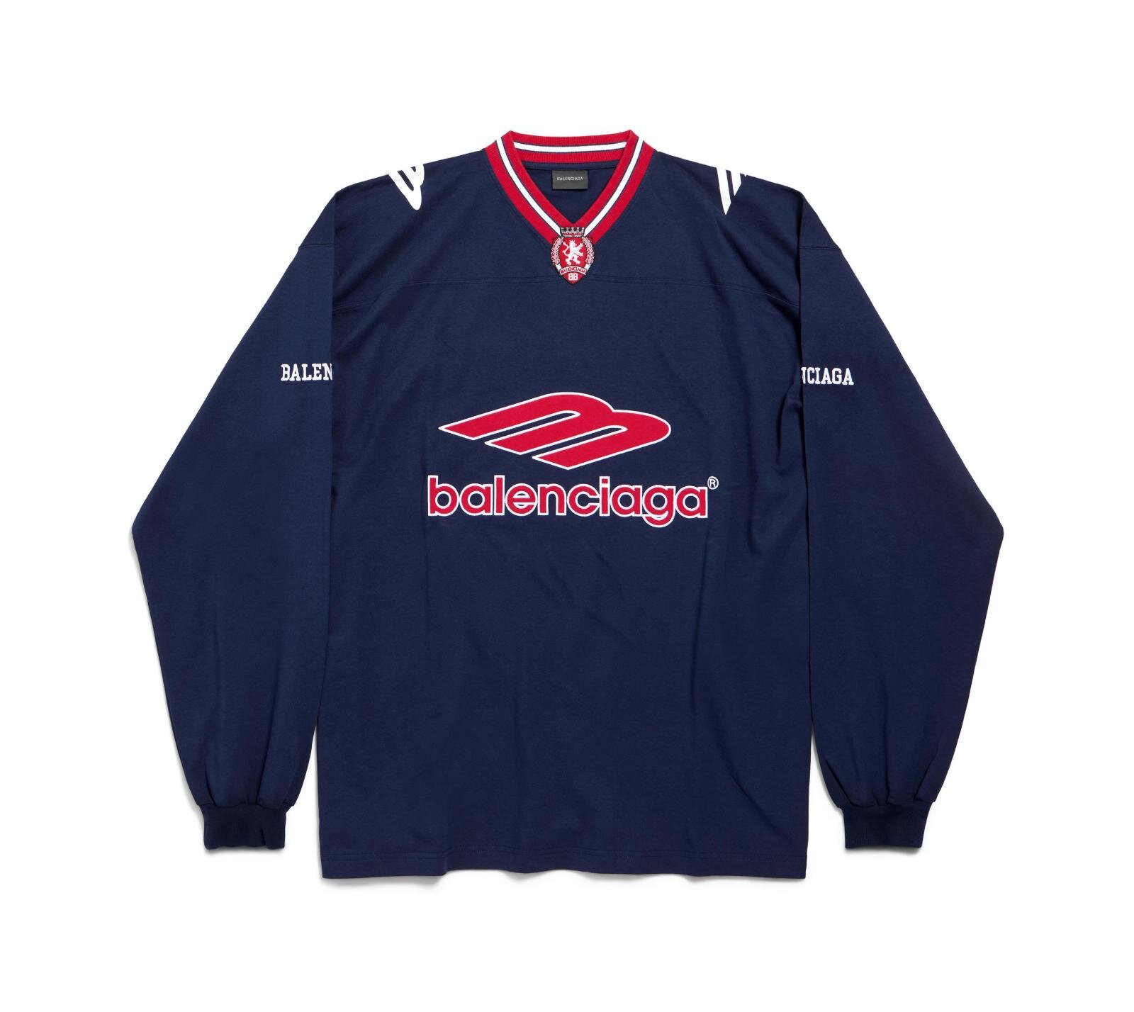 バレンシアガ“アメフト着想”ウェア、ユニフォームロゴ入りTシャツ＆ジャケット｜写真5