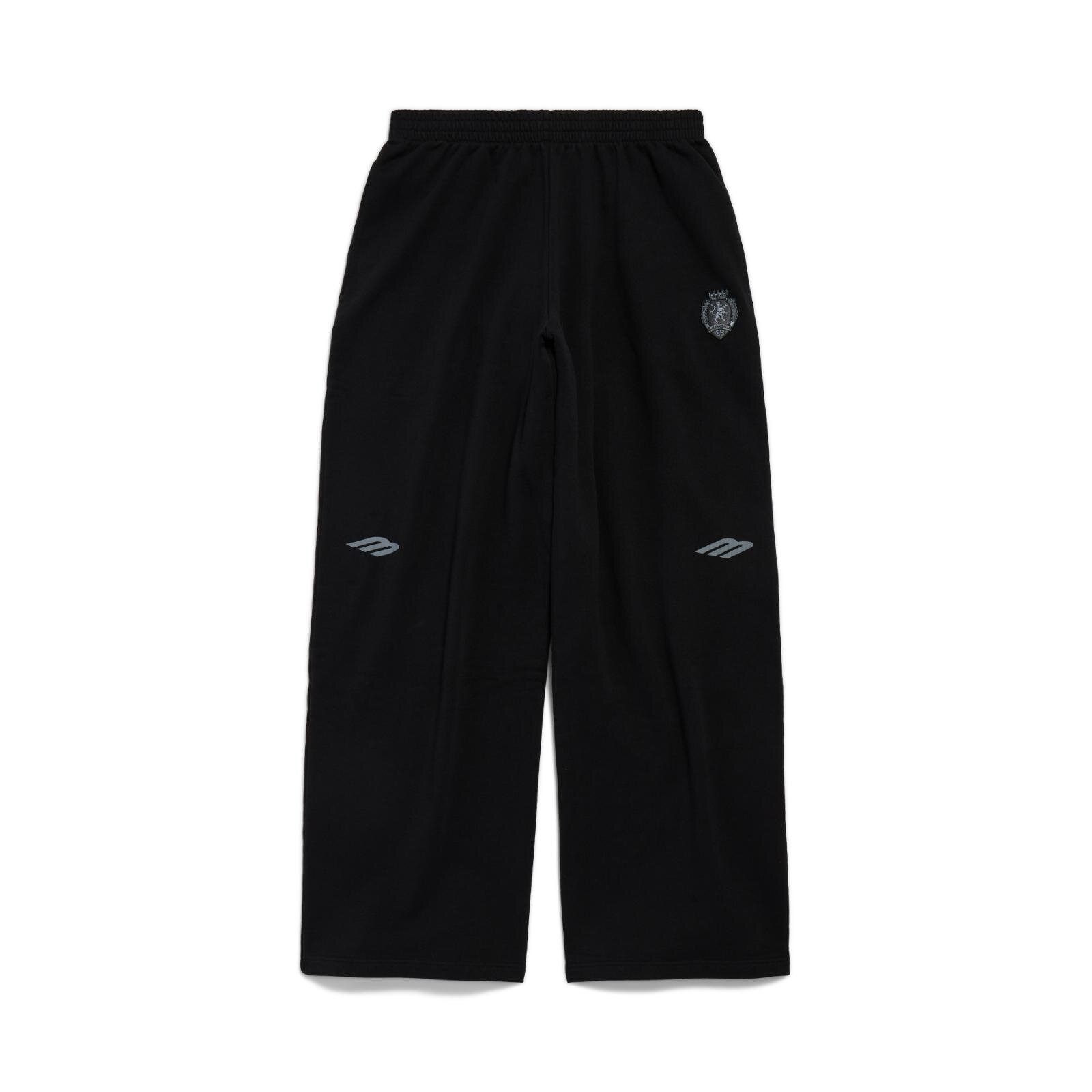 バレンシアガ“アメフト着想”ウェア、ユニフォームロゴ入りTシャツ＆ジャケット｜写真13