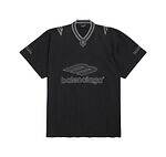 バレンシアガ“アメフト着想”ウェア、ユニフォームロゴ入りTシャツ＆ジャケット｜写真6