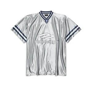 バレンシアガ“アメフト着想”ウェア、ユニフォームロゴ入りTシャツ&ジャケット|写真8