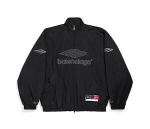 バレンシアガ“アメフト着想”ウェア、ユニフォームロゴ入りTシャツ&ジャケット|写真10