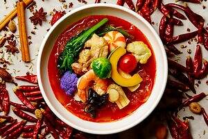 「六星麻辣湯by Sawada」ミシュラン一つ星シェフによる麻辣湯専門店が大阪・梅田に上陸