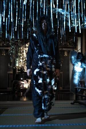 イクミ(IKUMI) 2024-25年秋冬ウィメンズ&メンズコレクション  - 写真2