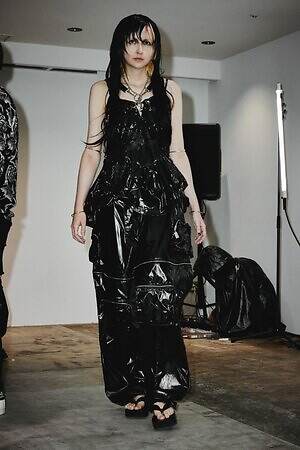 イクミ(IKUMI) 2025年春夏ウィメンズ&メンズコレクション  - 写真3