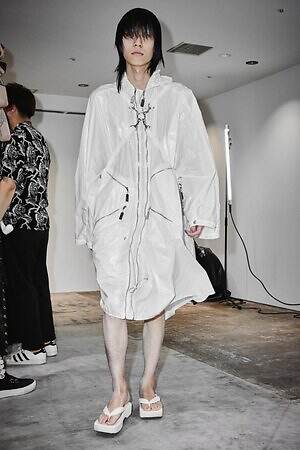 イクミ(IKUMI) 2025年春夏ウィメンズ&メンズコレクション  - 写真10