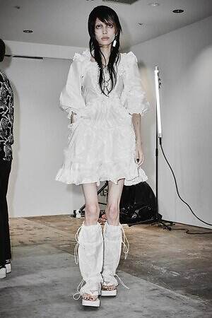 イクミ(IKUMI) 2025年春夏ウィメンズ&メンズコレクション  - 写真13