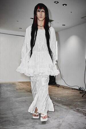 イクミ(IKUMI) 2025年春夏ウィメンズ&メンズコレクション  - 写真16