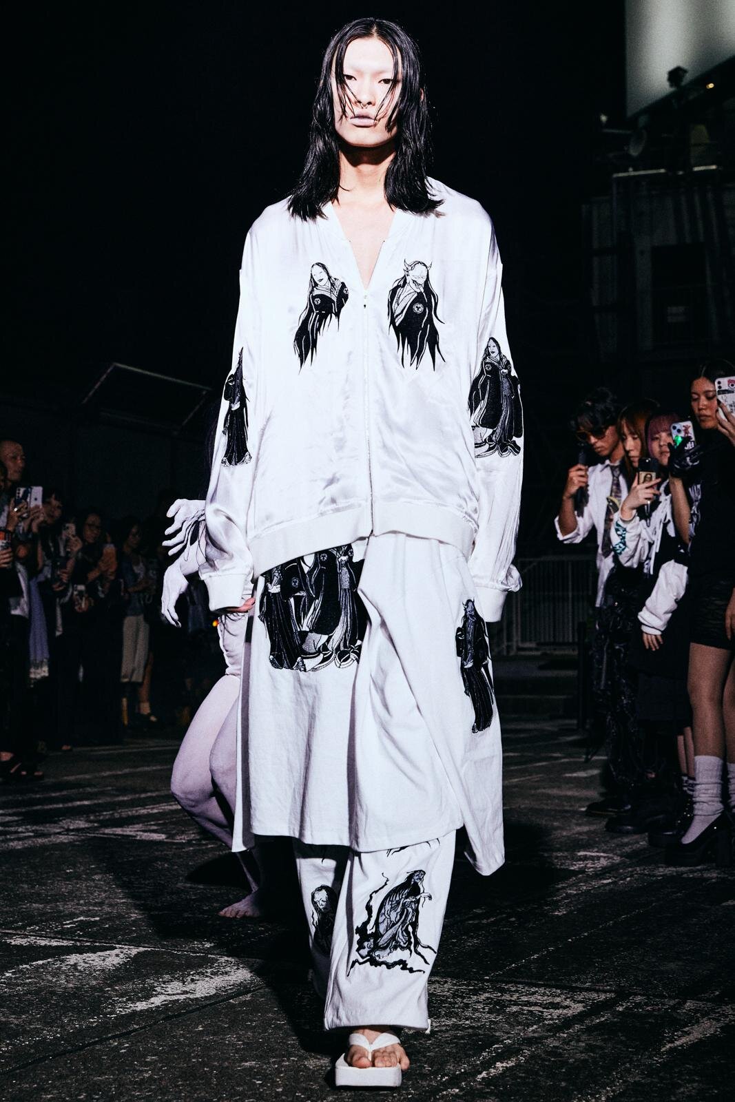 イクミ 2025-26年秋冬<span>コレクション</span> - 写真13