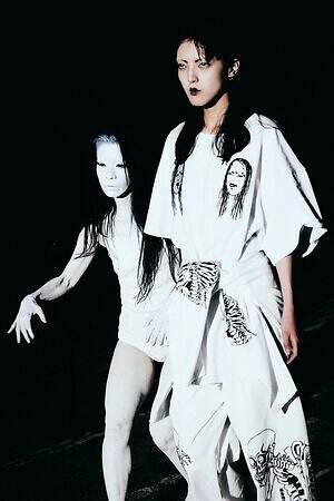 イクミ(IKUMI) 2025-26年秋冬ウィメンズ&メンズコレクション  - 写真4