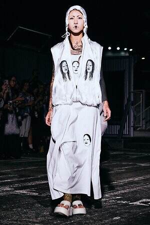 イクミ(IKUMI) 2025-26年秋冬ウィメンズ&メンズコレクション  - 写真5