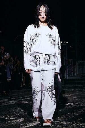 イクミ(IKUMI) 2025-26年秋冬ウィメンズ&メンズコレクション  - 写真10