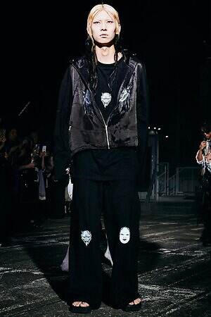 イクミ(IKUMI) 2025-26年秋冬ウィメンズ&メンズコレクション  - 写真15