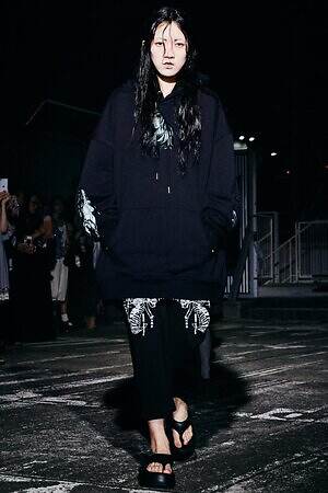 イクミ(IKUMI) 2025-26年秋冬ウィメンズ&メンズコレクション  - 写真20