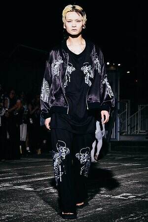 イクミ(IKUMI) 2025-26年秋冬ウィメンズ&メンズコレクション  - 写真23