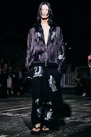 イクミ(IKUMI) 2025-26年秋冬ウィメンズ&メンズコレクション  - 写真25