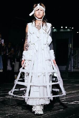 イクミ(IKUMI) 2026年春夏ウィメンズ&メンズコレクション  - 写真14