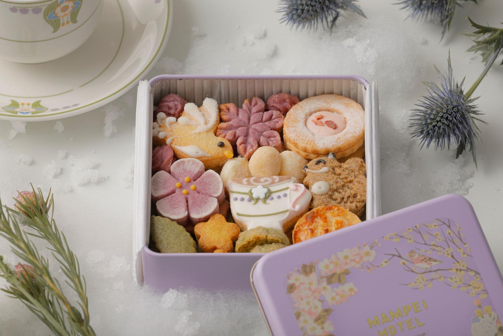 「万平ホテルフラワークッキー缶・冬」5,800円※数量限定 