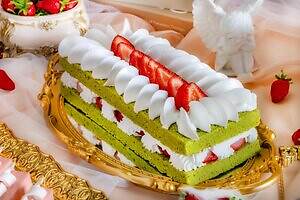 ヒルトン福岡シーホーク”エンジェルコア”着想の苺スイーツビュッフェ、天使の輪イメージしたムース｜写真5