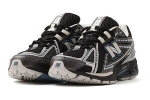 ニューバランスのアトモス限定「1906」スニーカー、“夜と月”表現したブラック×シルバーカラーで